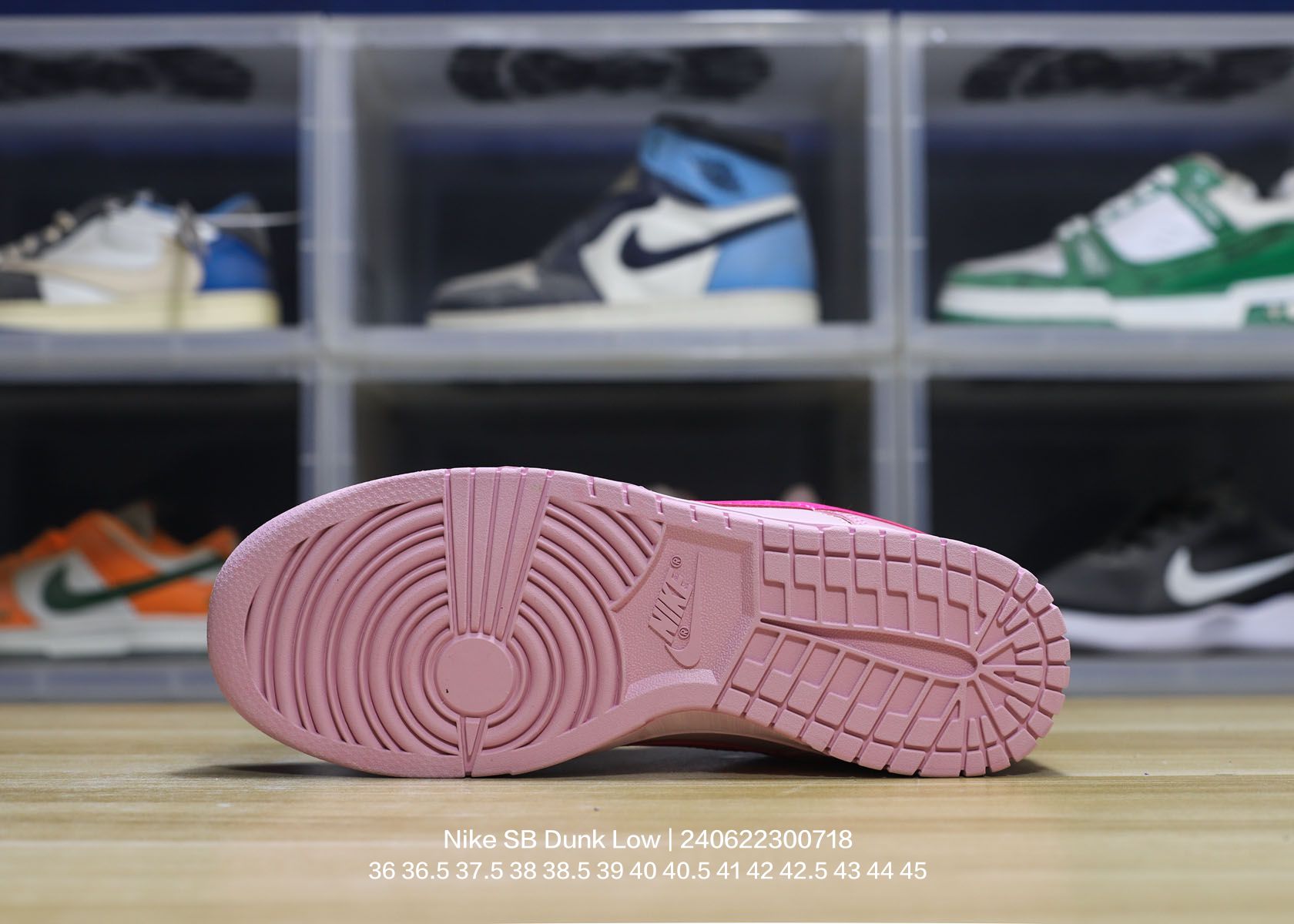 Nike SB Dunk Low pink