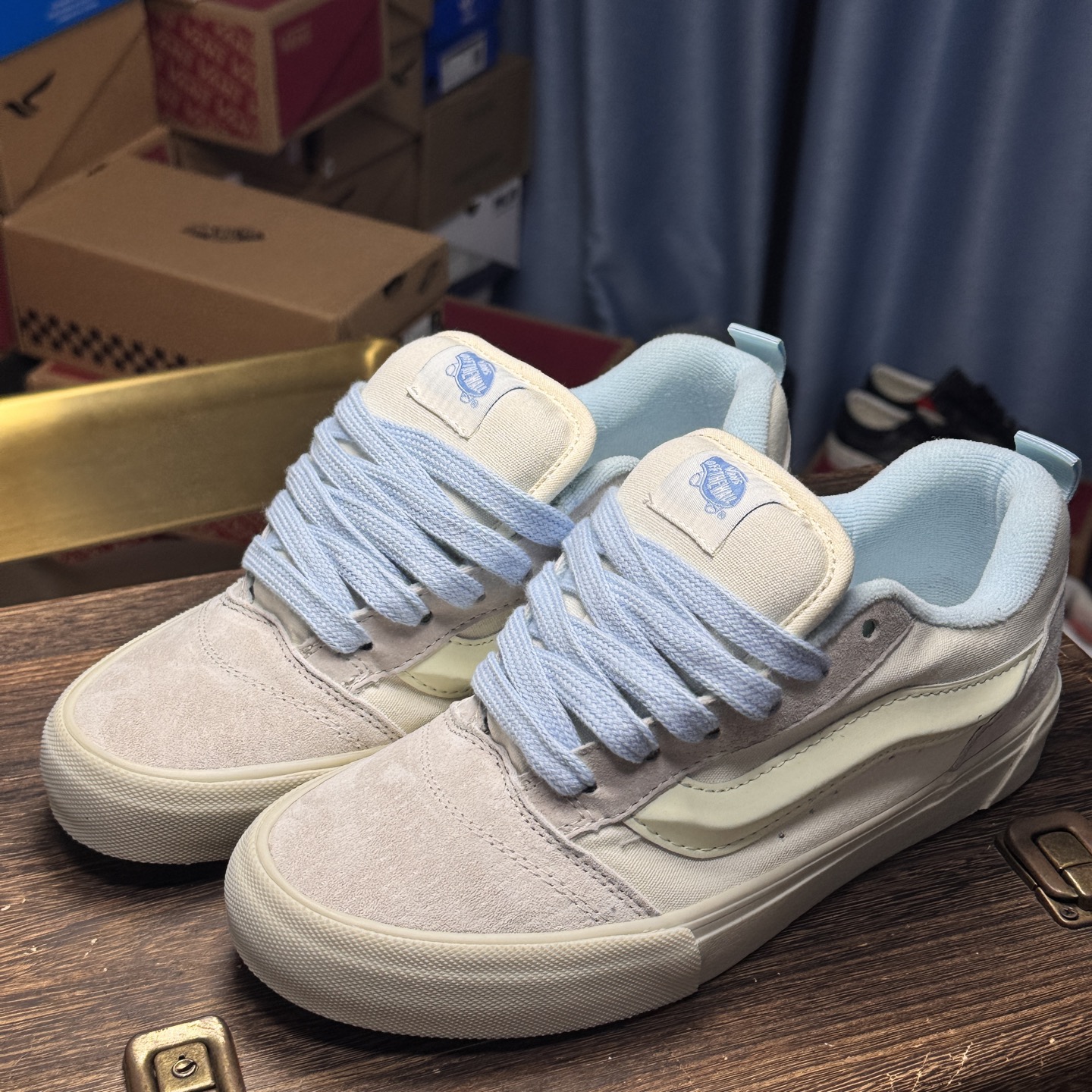Vans Knu Skool white blue luminous