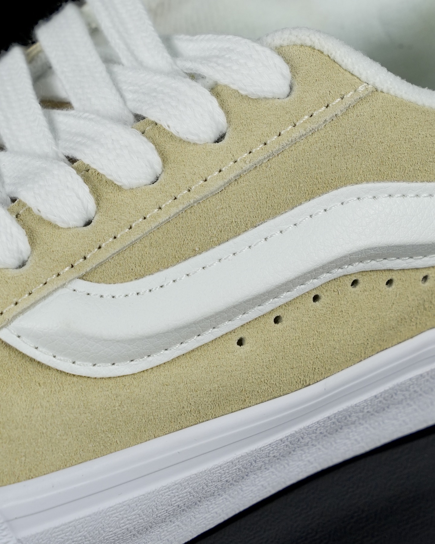 Vans Knu-Skool pastel yellow