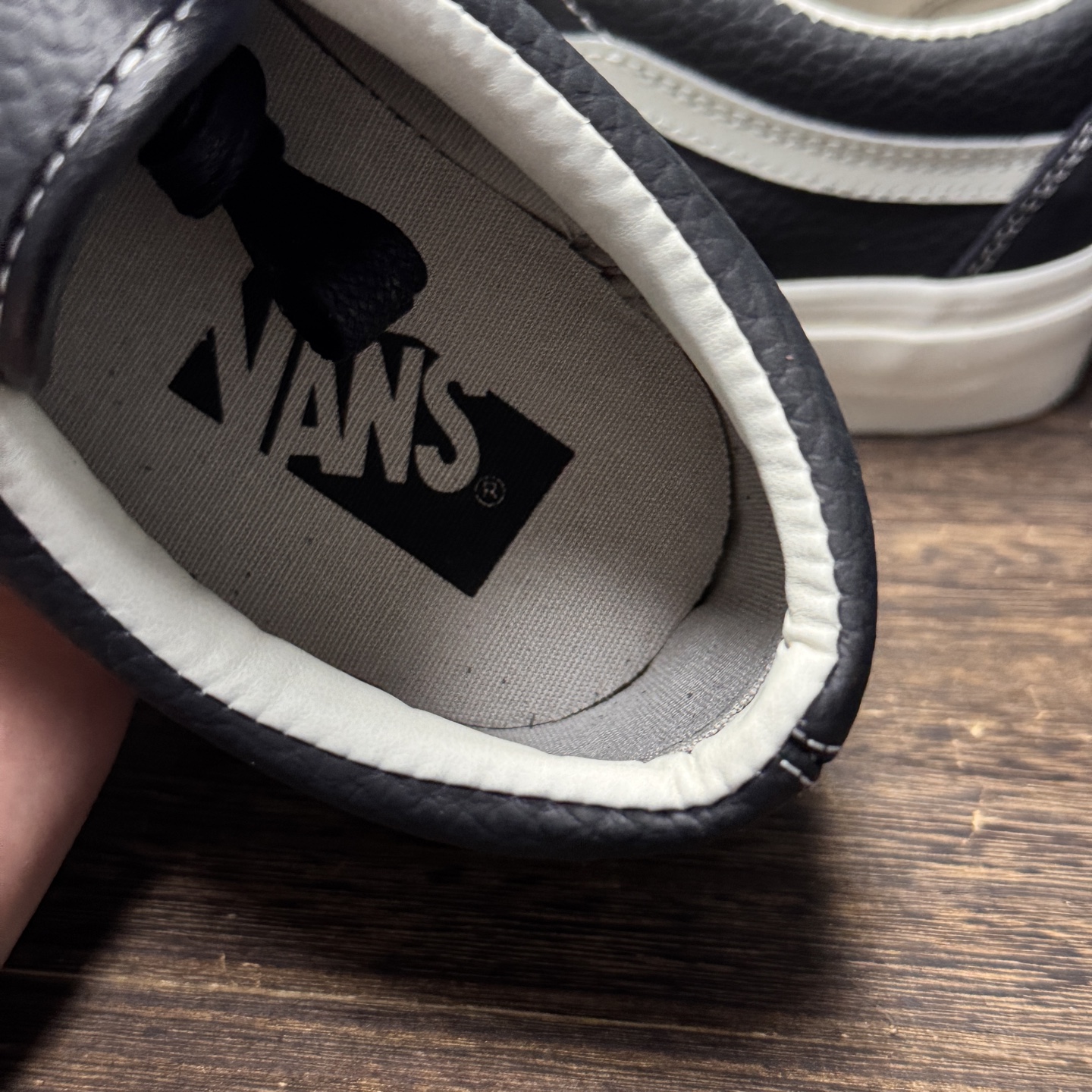 Vans Premium Old Skool Black/White VN000D57BLK