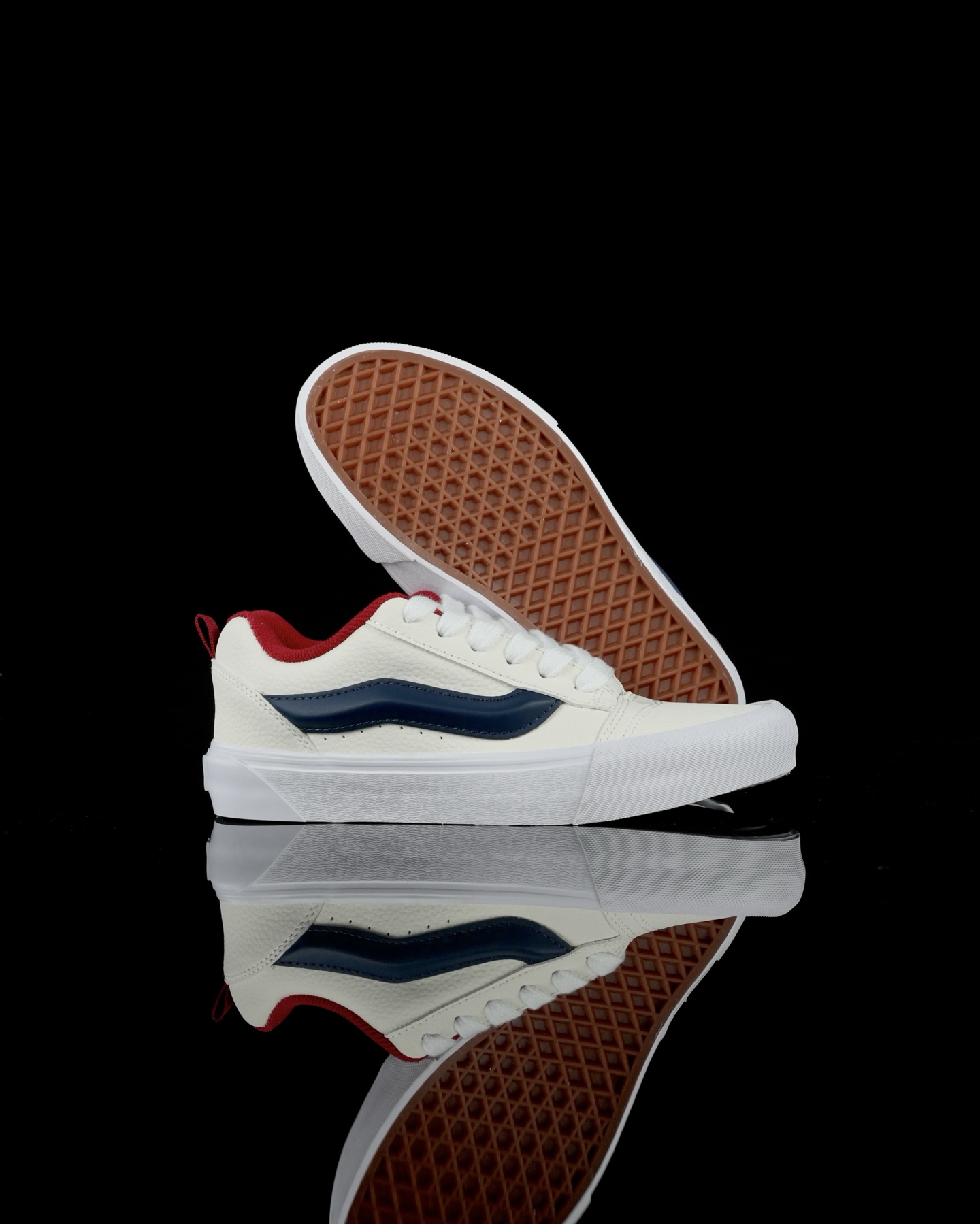Vans Knu Skool white blue red