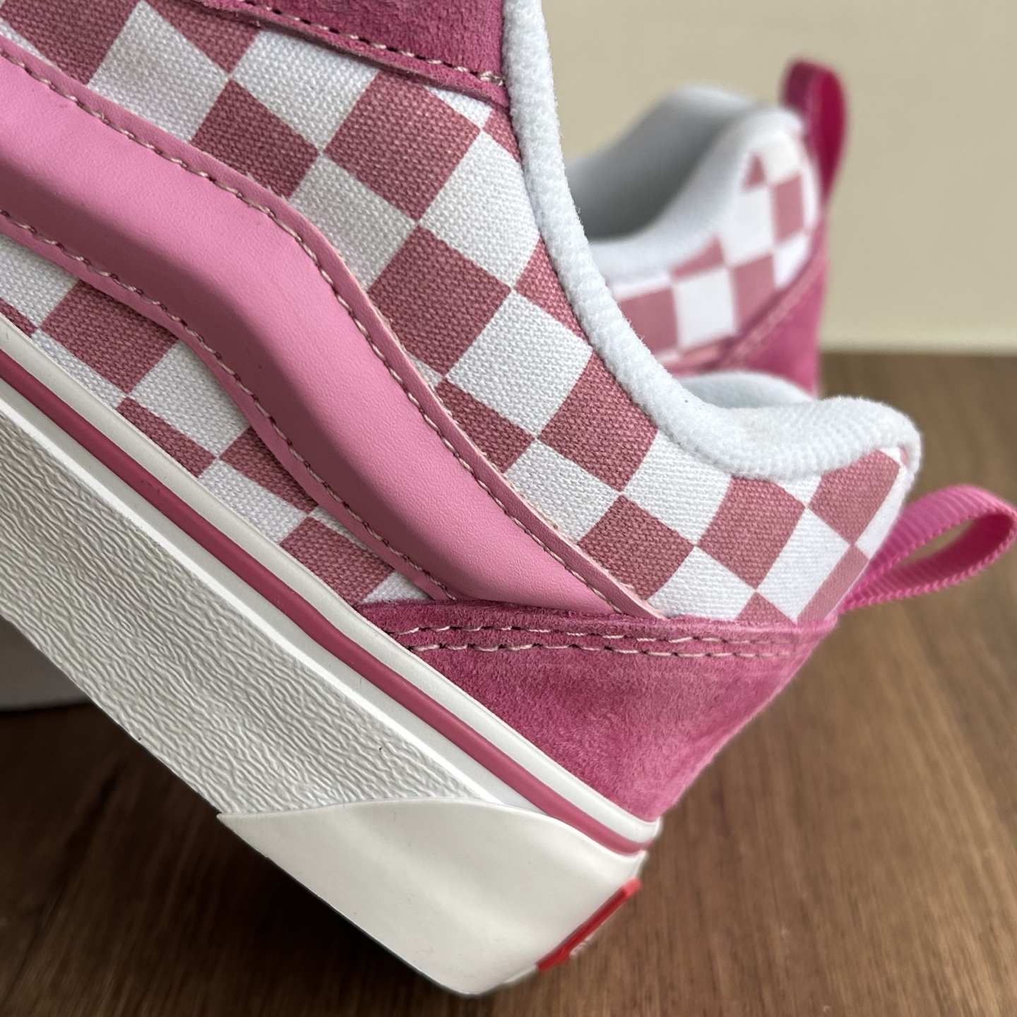 Vans Knu Skool peach