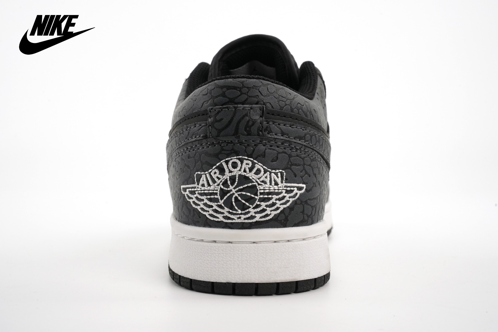 Air Jordan 1 Low OG pitch black