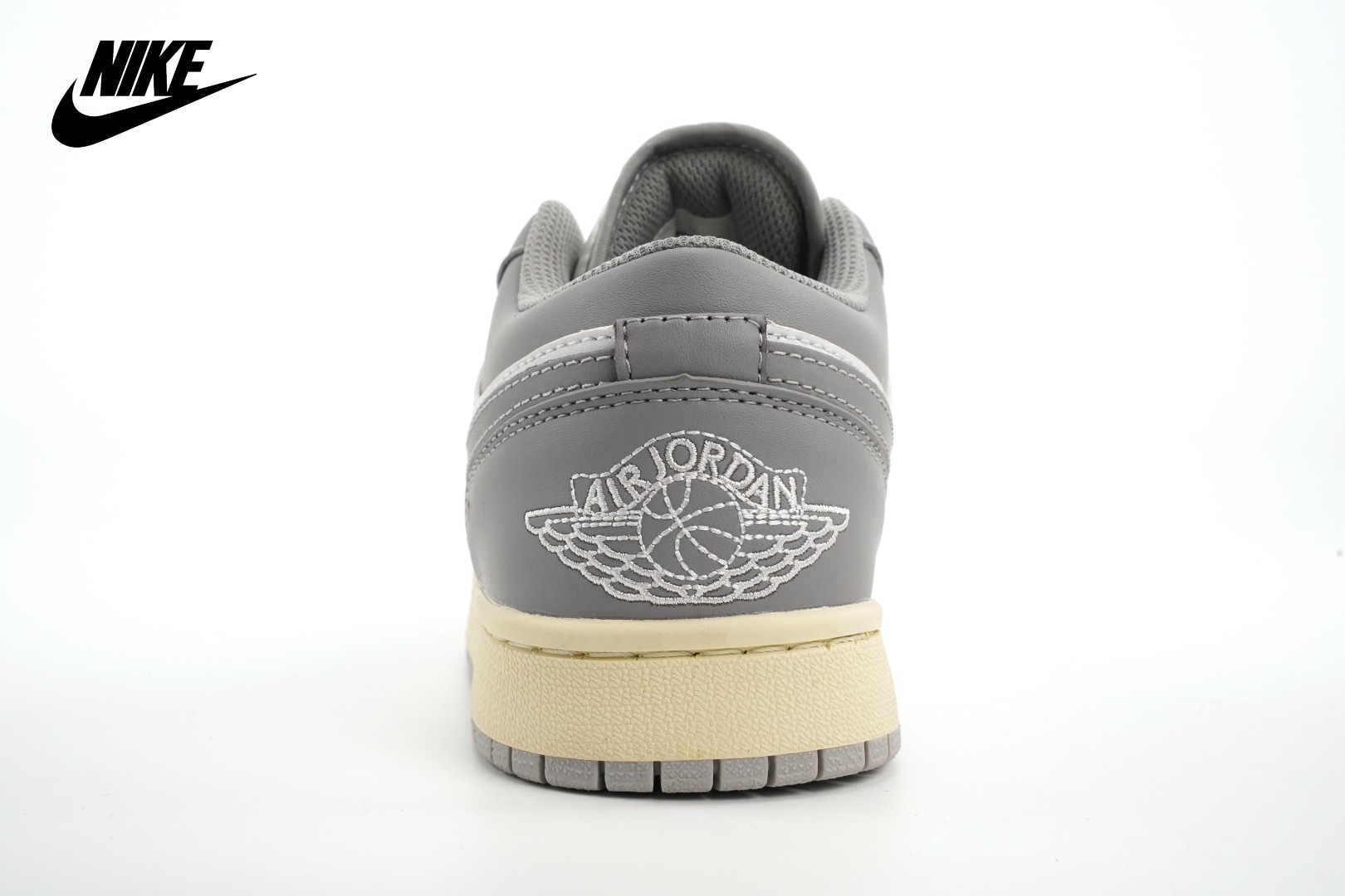 Air Jordan 1 Low OG grey beige