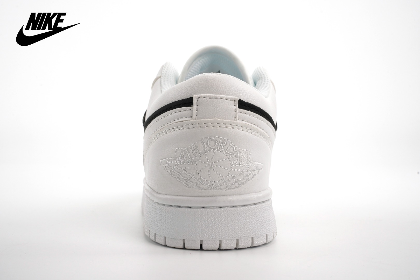 Air Jordan 1 Low OG black and white