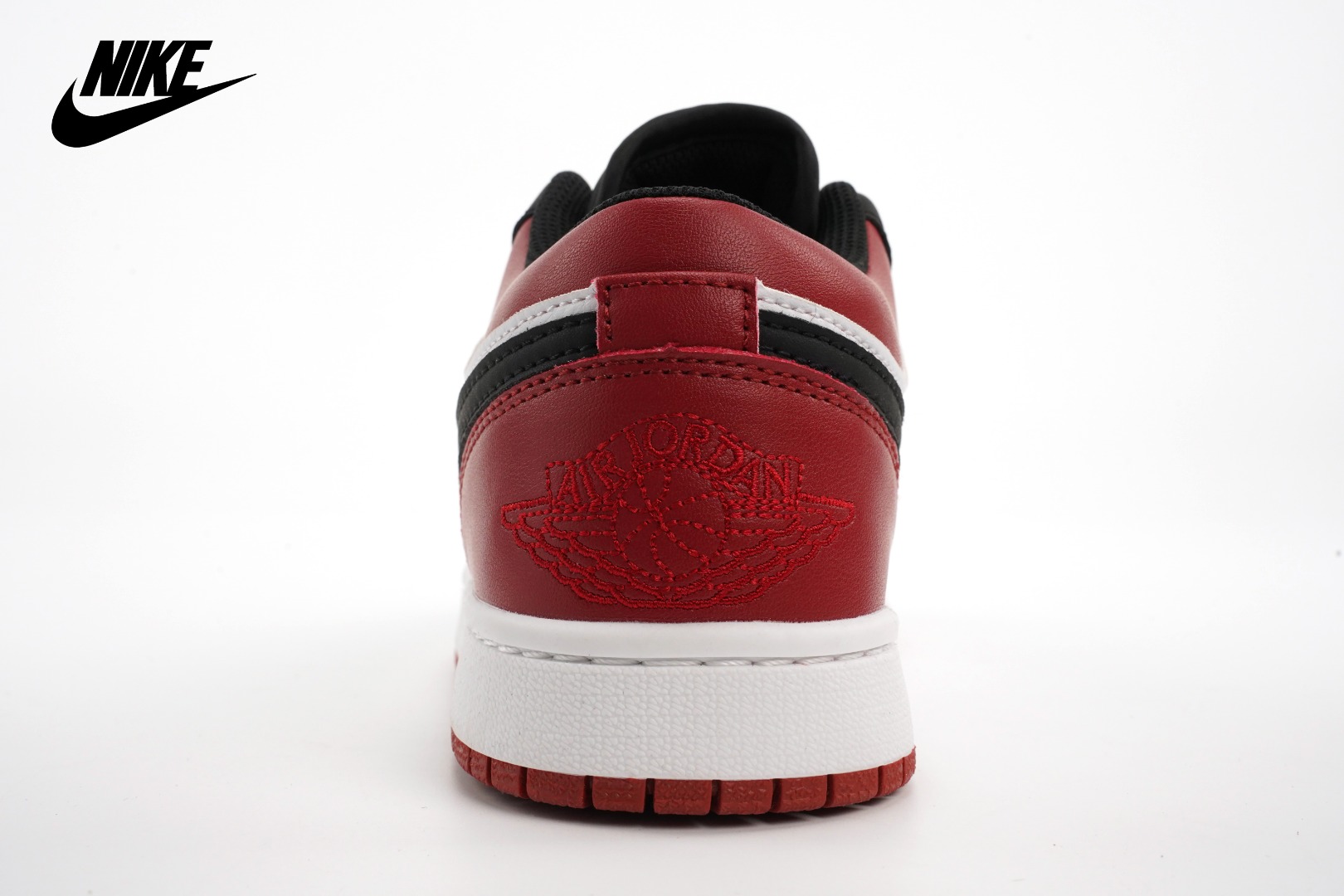 Air Jordan 1 Low OG black toe