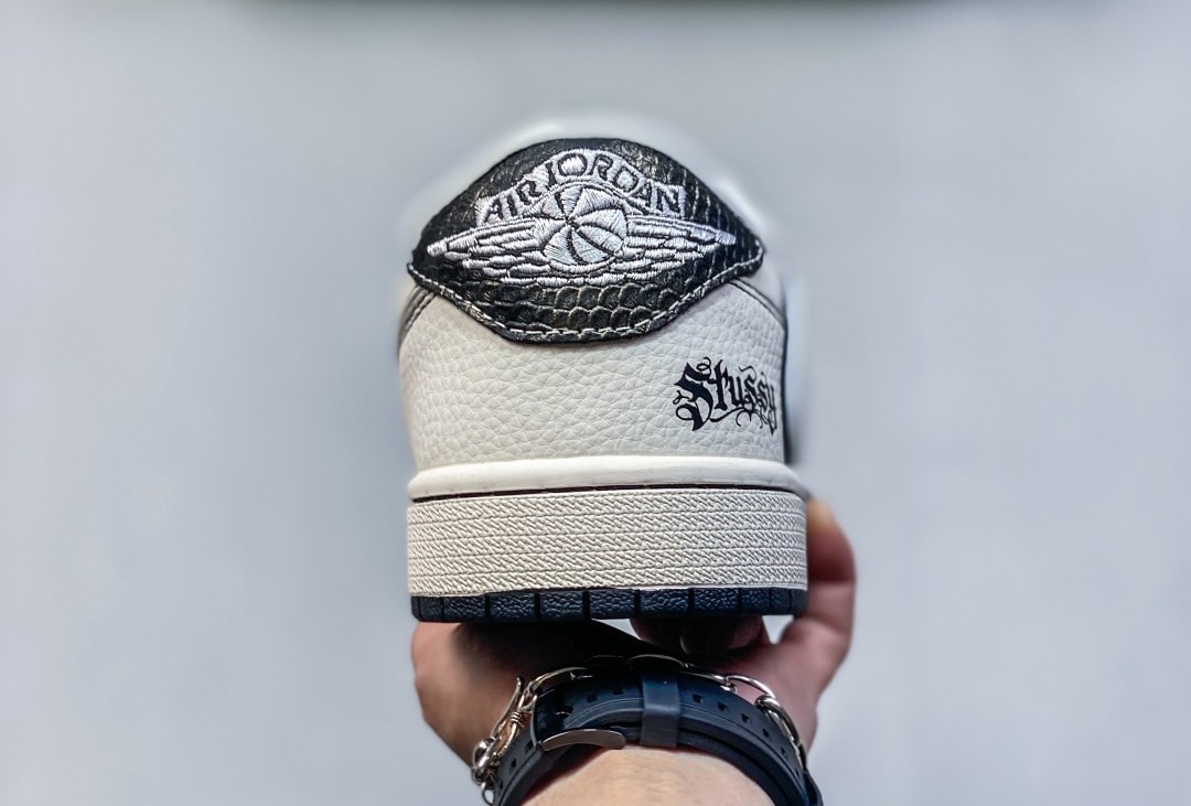 Nike Air Jordan 1 Travis Scott x Stussy green ghost