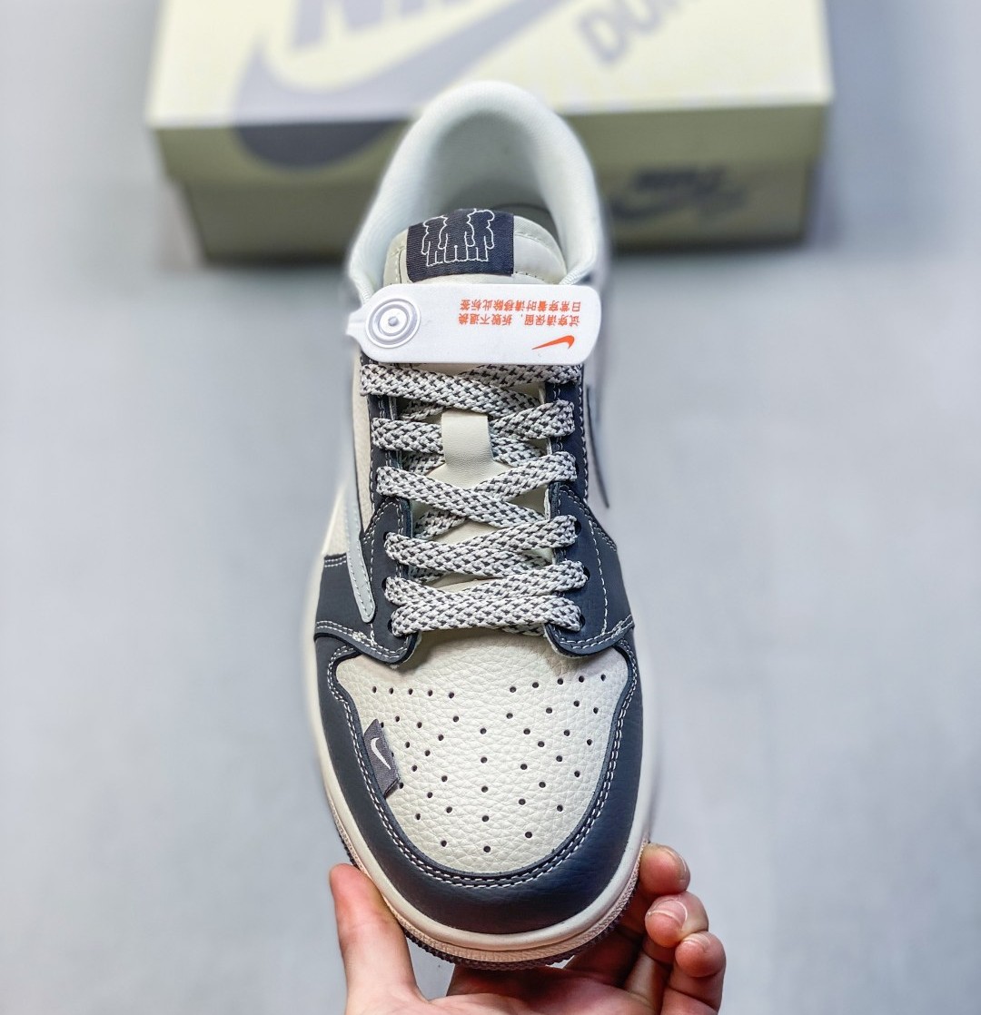 Nike Air Jordan 1 Travis Scott x BE@RBRICK HS8068-004