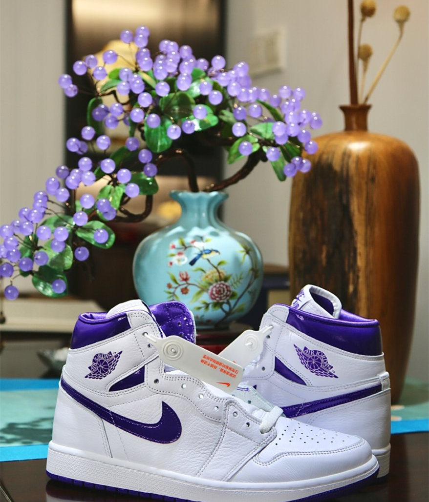 Nike Air Jordan 1 Retro High OG white violet