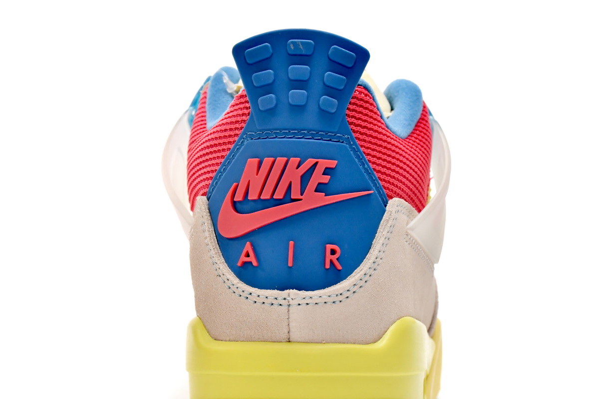 Nike Air Jordan UN Powder