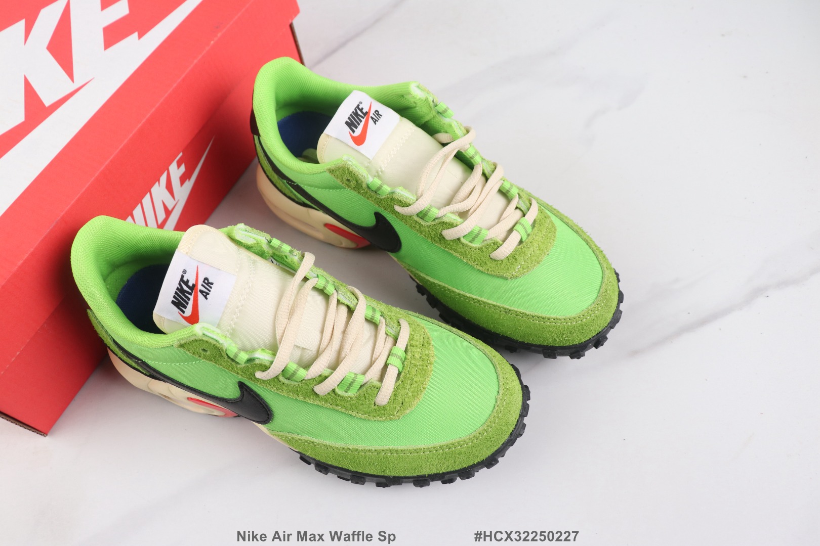 Nike Air Max Waffle SP green