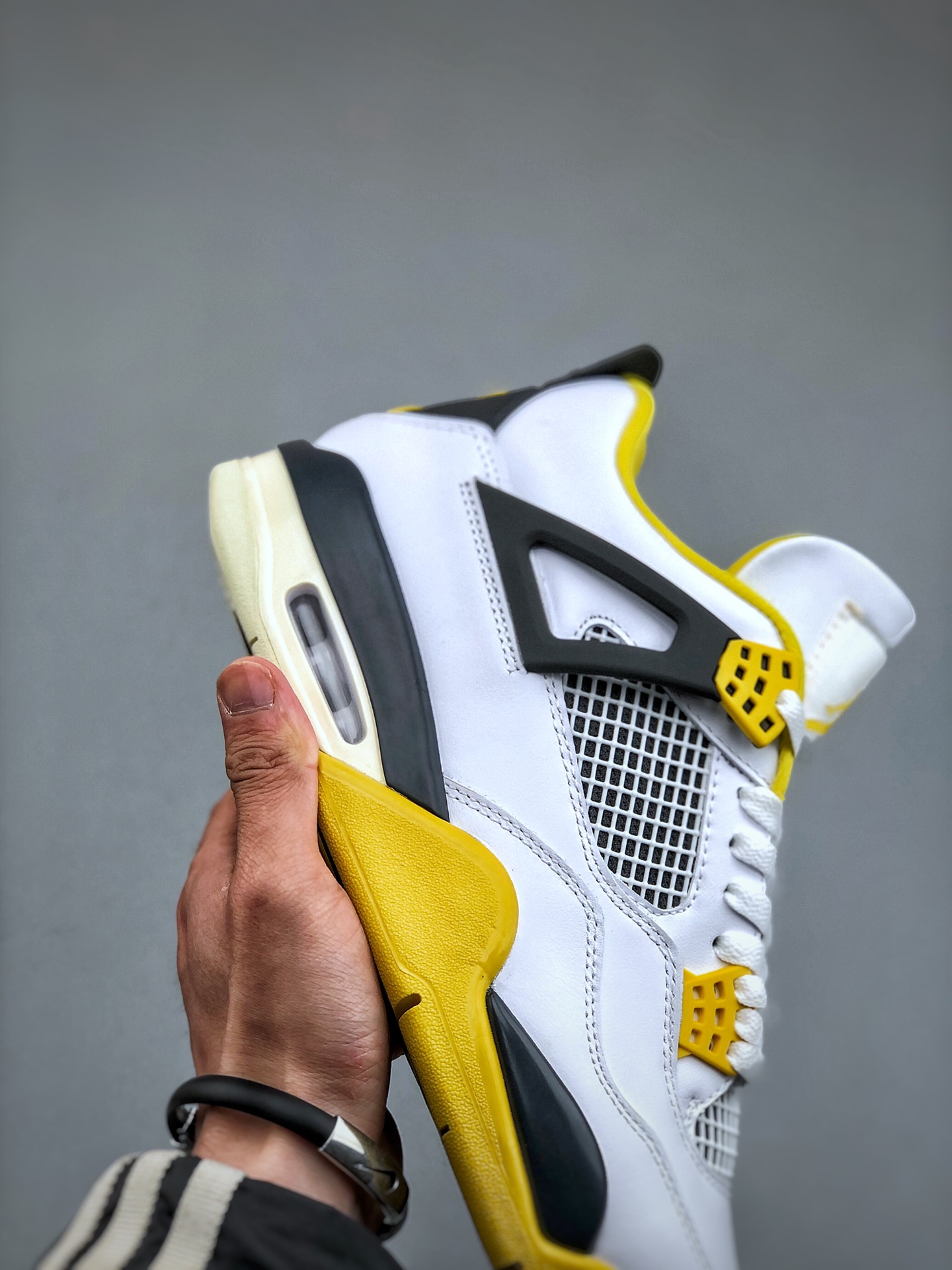 Nike Air Jordan 4 Retro Vivid Sulfur