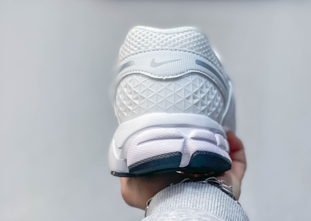 Nike Zoom Vomero 5 Vast Grey