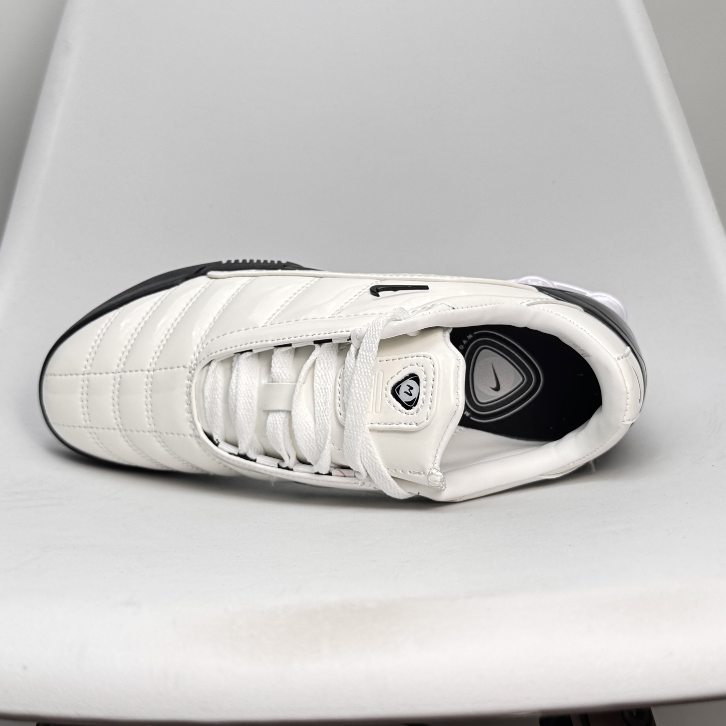 Nike Total 90 Shox Metallic White/Black