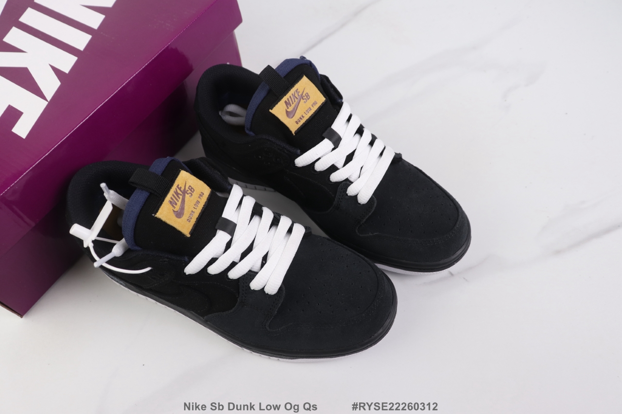 Nike SB Dunk Low OG QS Tactical Black/Combat Armour