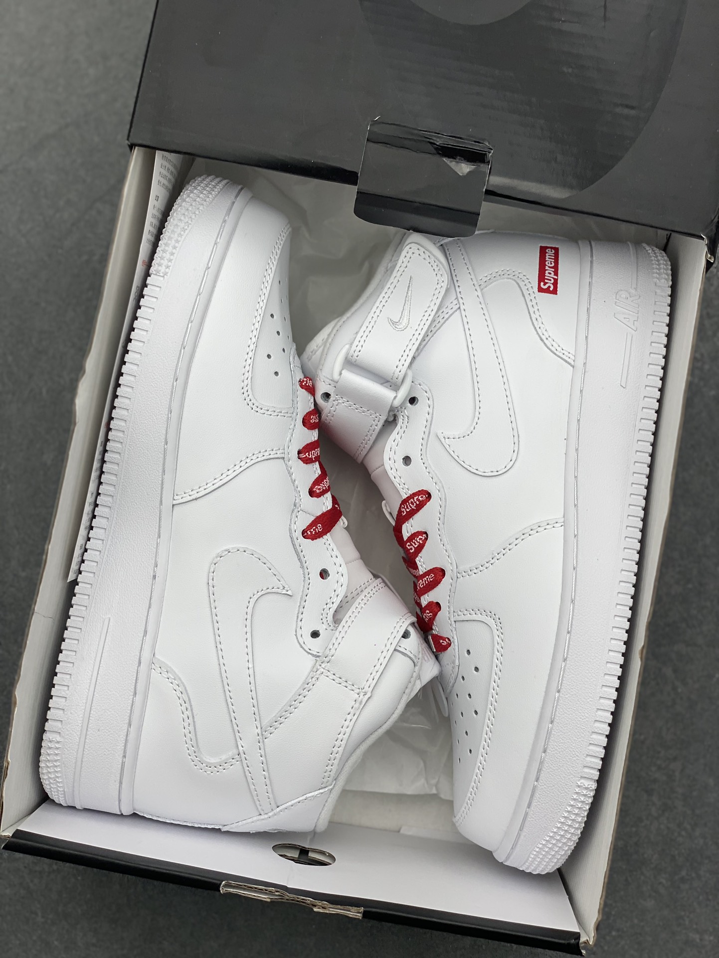 Supreme x Nike Air Force 1 Mid White