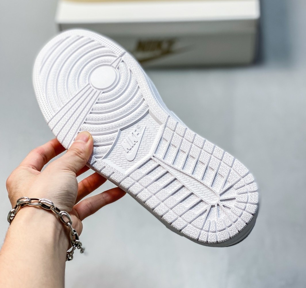 Air Jordan 1 Low OG SP x Travis Scott Triple White