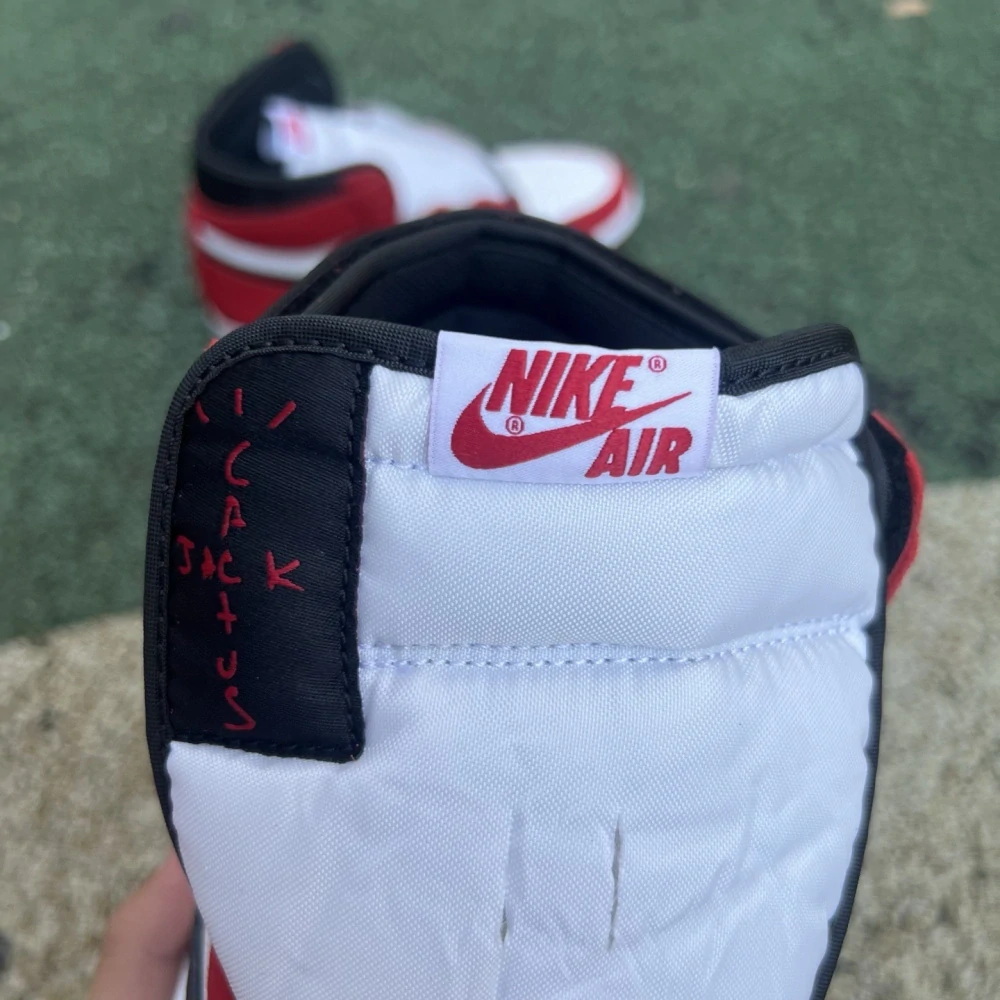 Nike Air Jordan 1 High OG x Travis Scott Chicago Reverse