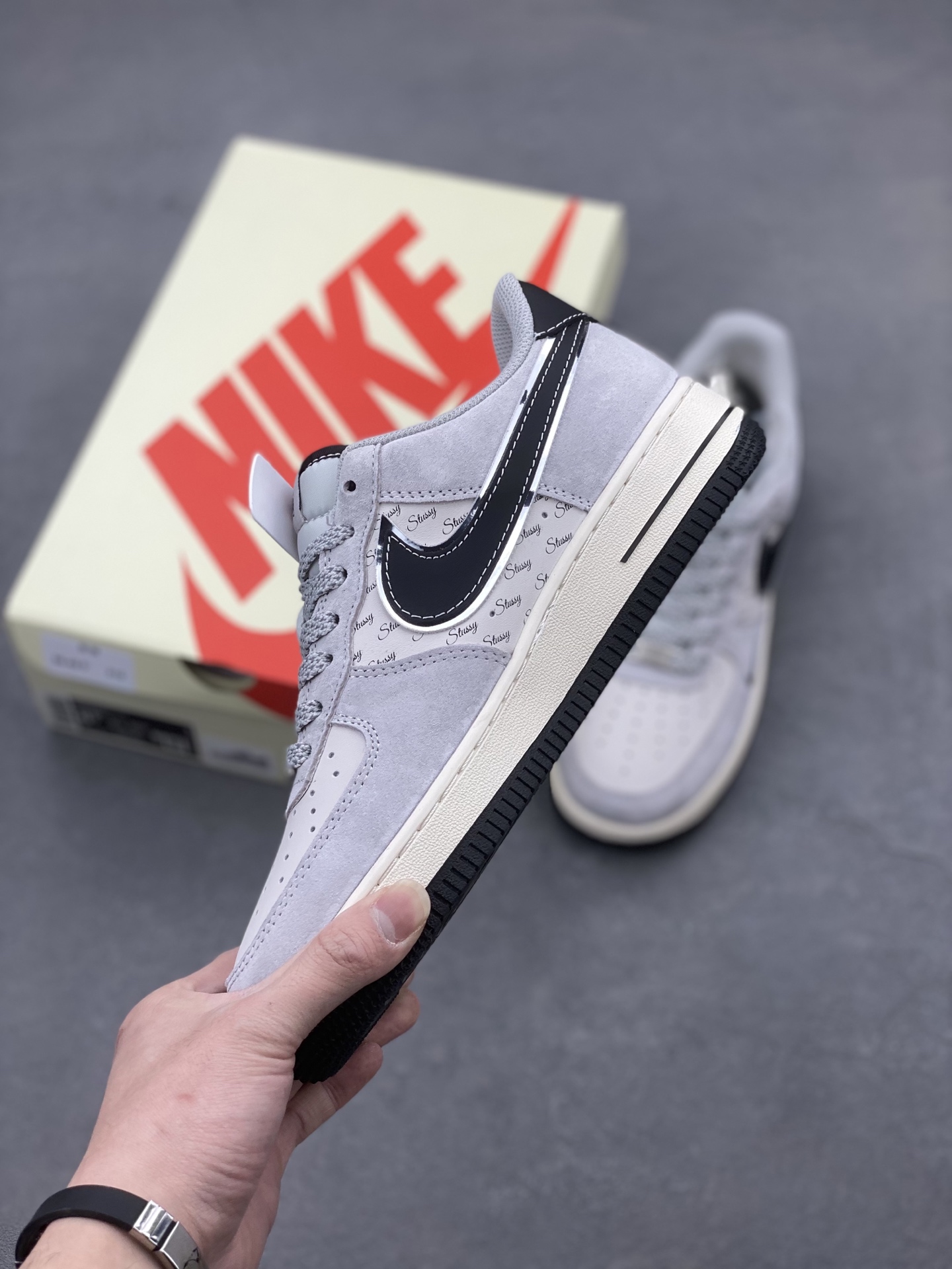 Nike Air Force 1 '07 Low x Stussy Grey Script