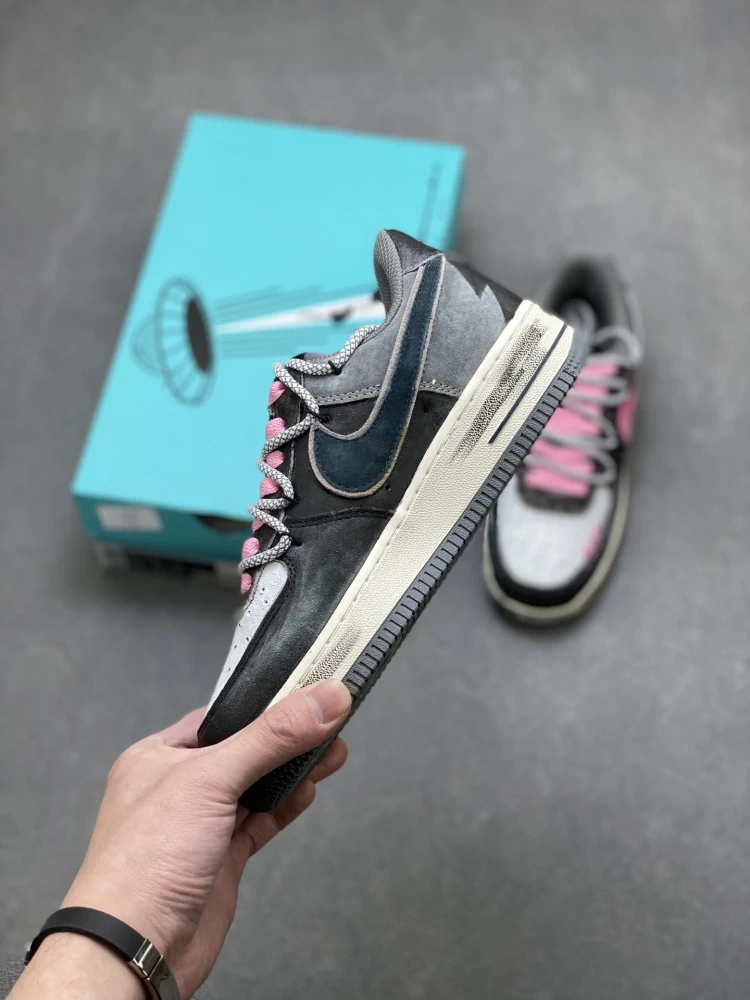 Nike Air Force 1 '07 Low Pink & Charcoal