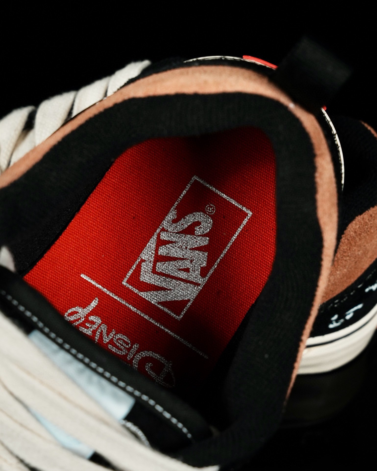 Vans Knu-Skool x Disney