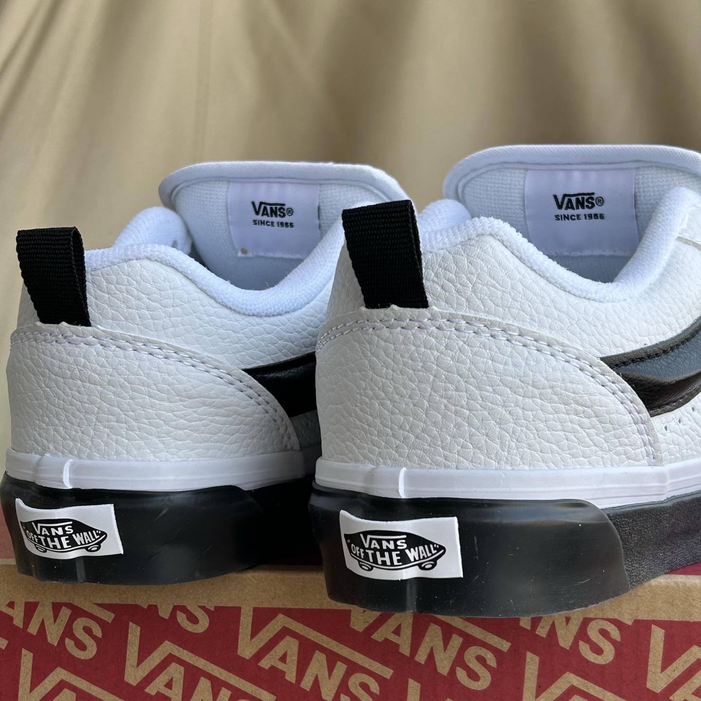 Vans Knu-Skool white and black
