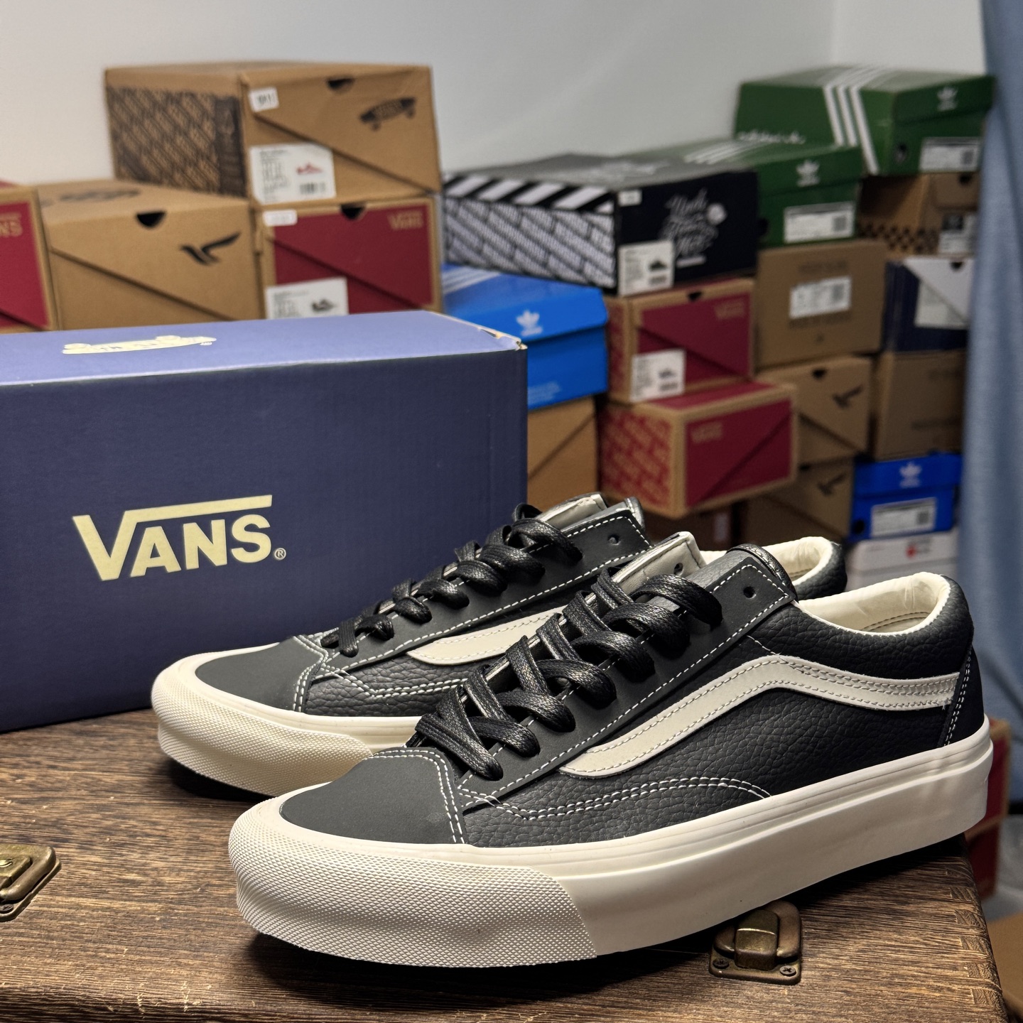 Vans Premium Old Skool Black/White VN000D57BLK
