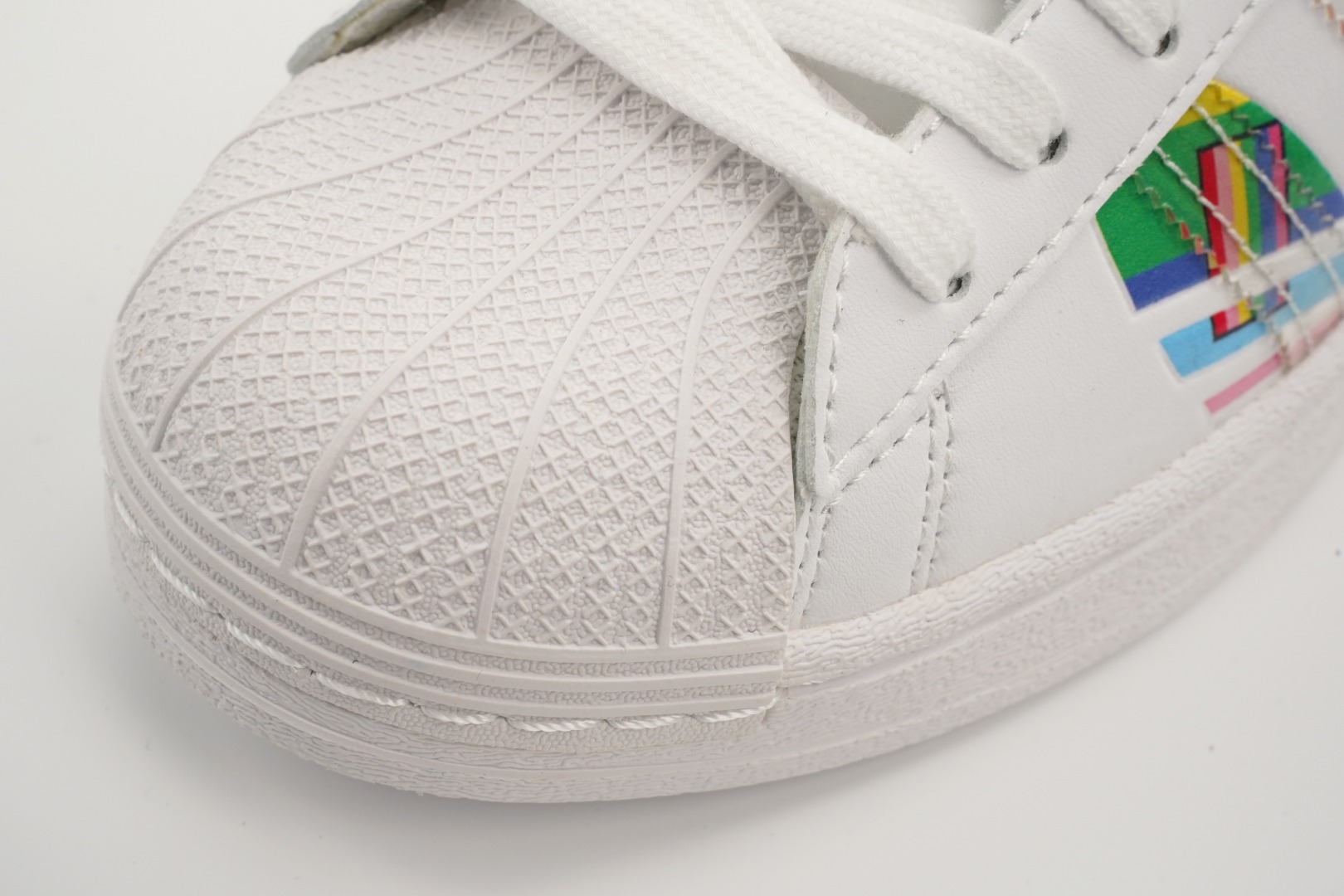 Adidas Superstar big lotus