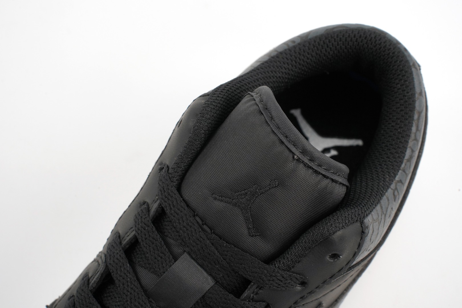Air Jordan 1 Low OG pitch black
