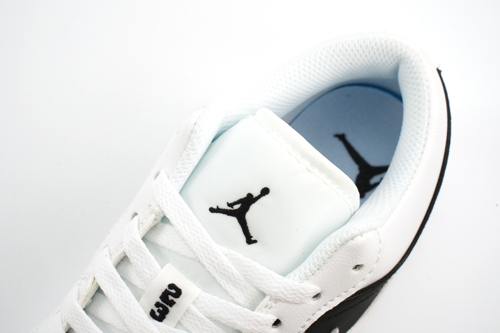 Air Jordan 1 Low OG black and white