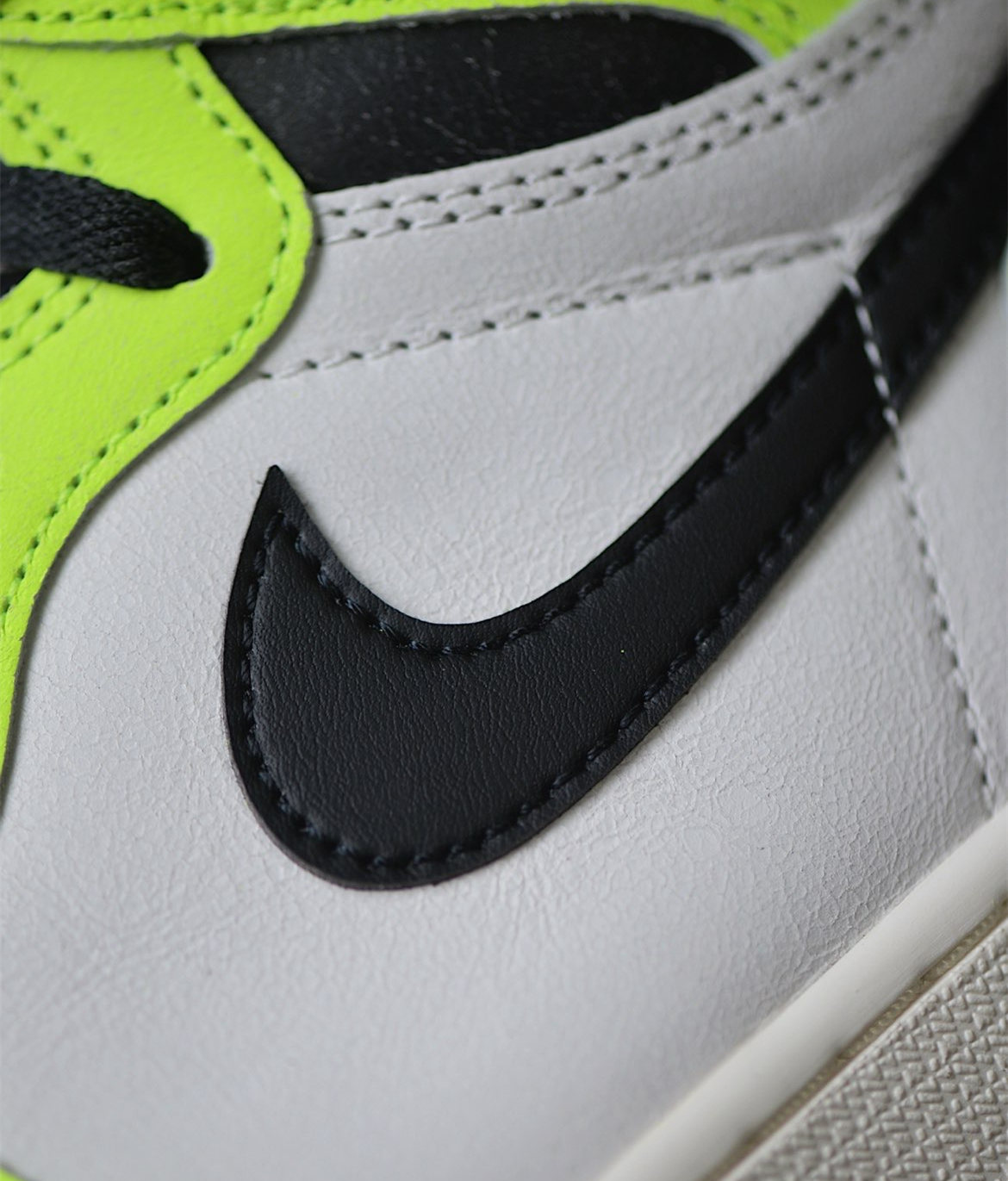 Nike Air Jordan 1 Retro High OG fluorescent green