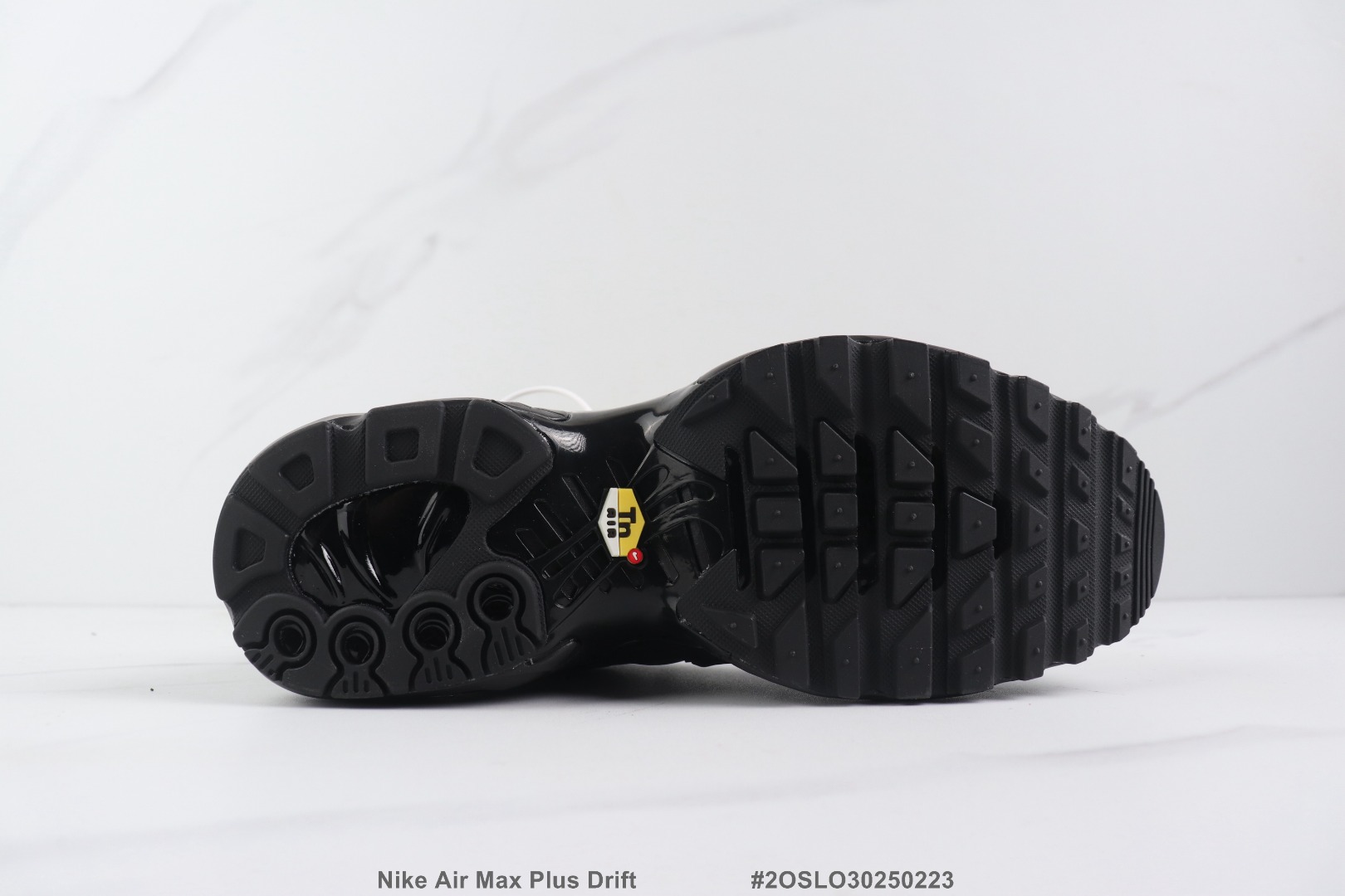 Nike Air Max Plus Drift all black