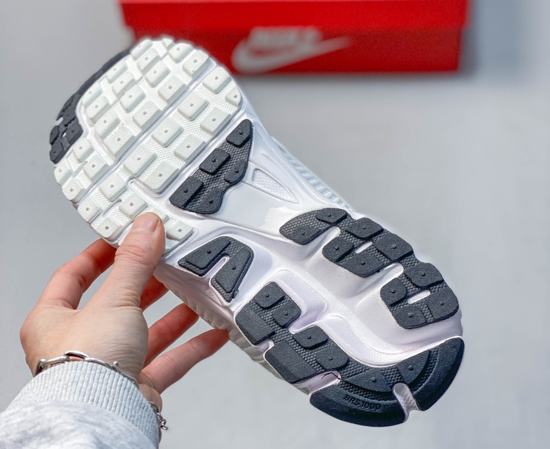 Nike Zoom Vomero 5 Vast Grey
