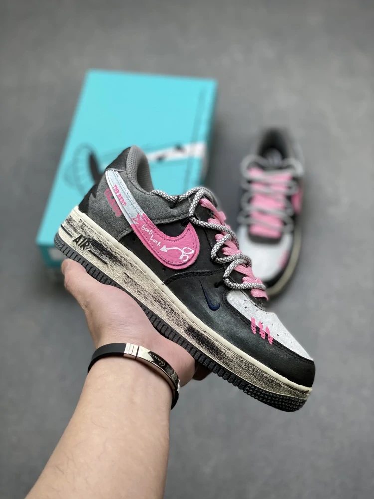 Nike Air Force 1 '07 Low Pink & Charcoal