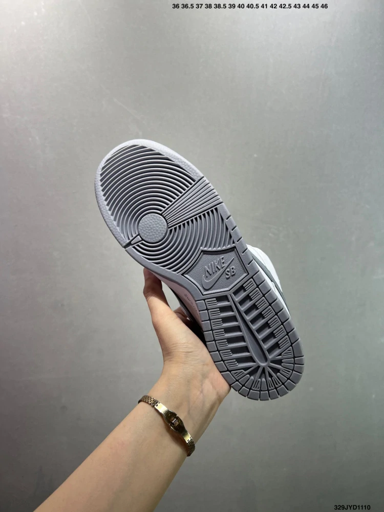 Nike SB Dunk Low x Supreme 94 White Grey
