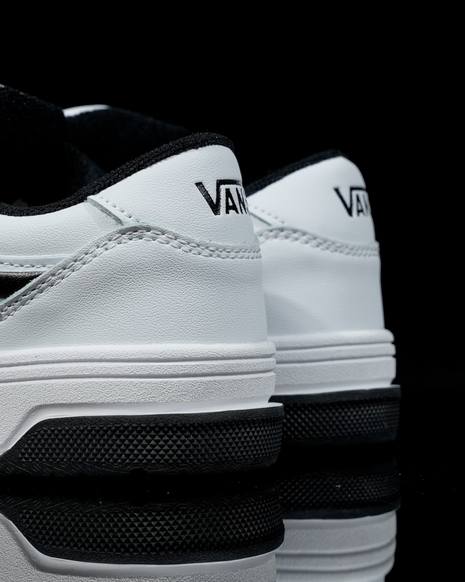 Vans Hylane white black