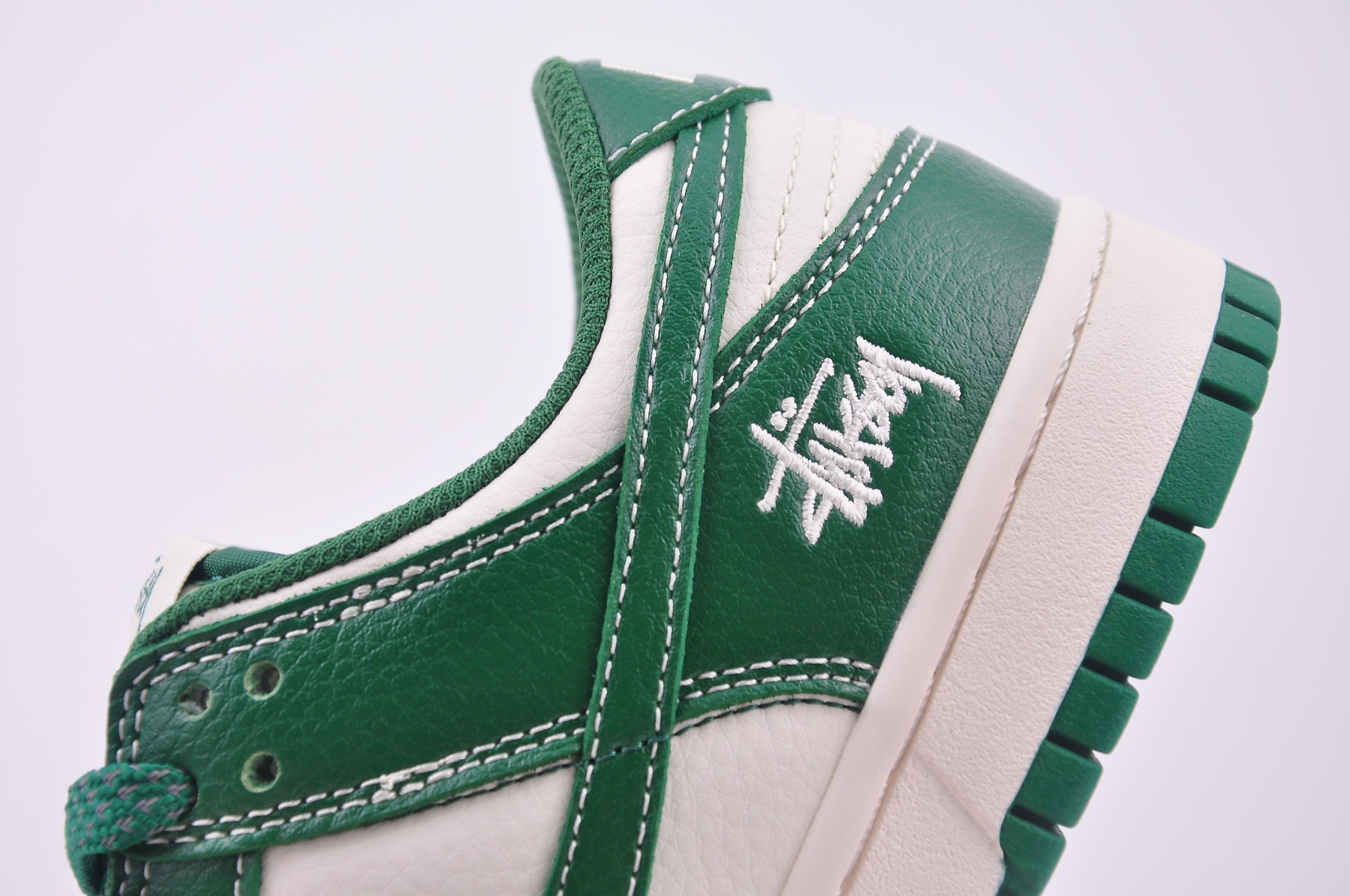 Nike Dunk Low x Stussy Emerald Green