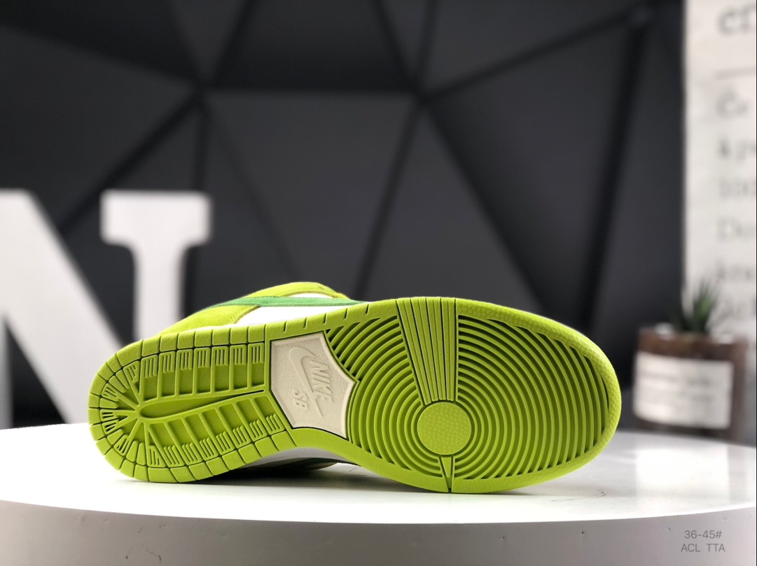 Nike SB Dunk Low DM0807 green