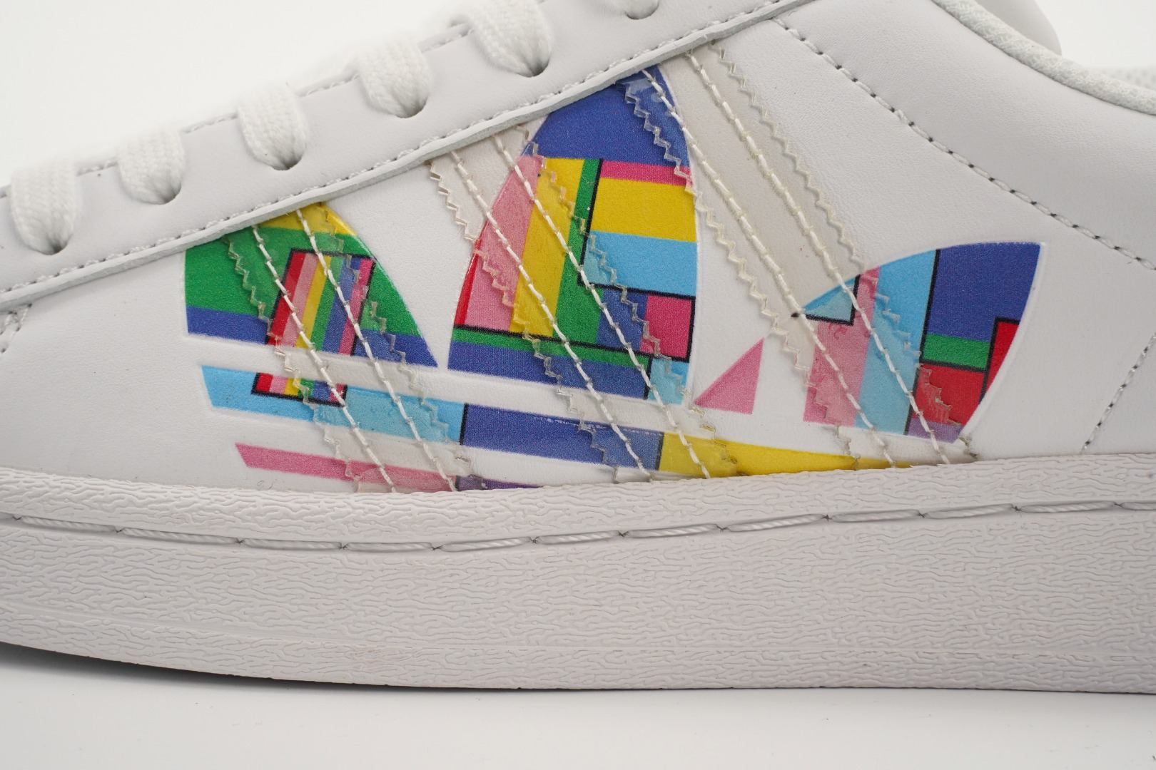 Adidas Superstar big lotus