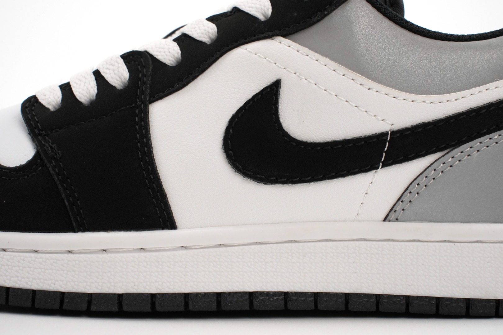 Air Jordan 1 Low OG grey black white