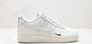 Nike Air Force 1 '07 essential sail black