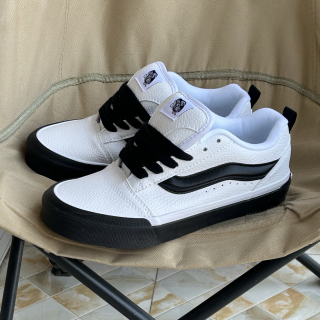 Vans Knu-Skool white and black