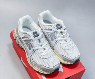 Nike Zoom Vomero 5 Platinum Tint